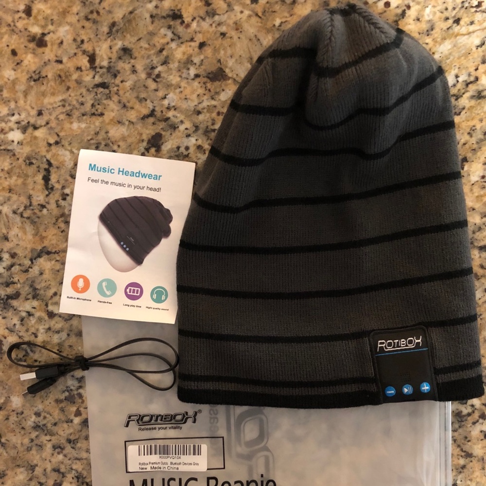 Rotibox music beanie